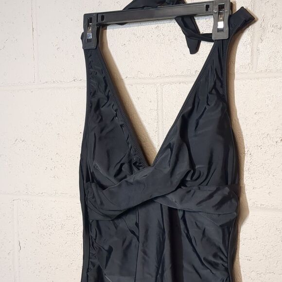 Black One-Piece Swimsuit Halter Neck Twist Front Shirred Tummy Size Medium NWOT - Picture 2 of 6